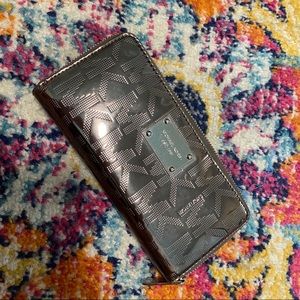 Micheal Kors Jet Set Silver Wallet